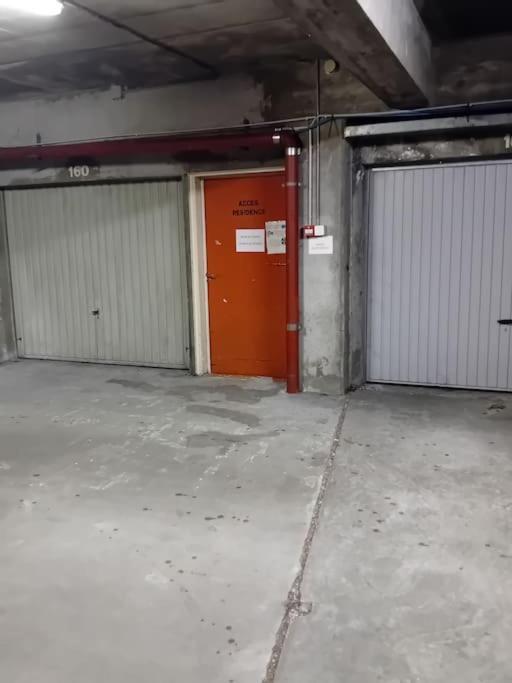 T2- 40 M2- Place Parking Souterrain -Fibre リモージュ エクステリア 写真